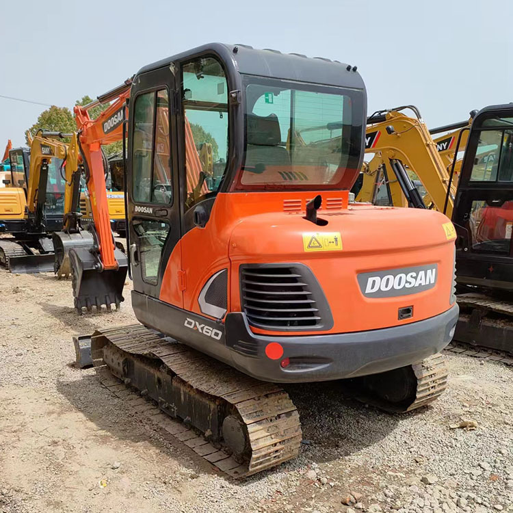 DOOSAN DX60 - Pelle sur chenille: photos 2 DOOSAN DX60 - Pelle sur chenille: photos 2