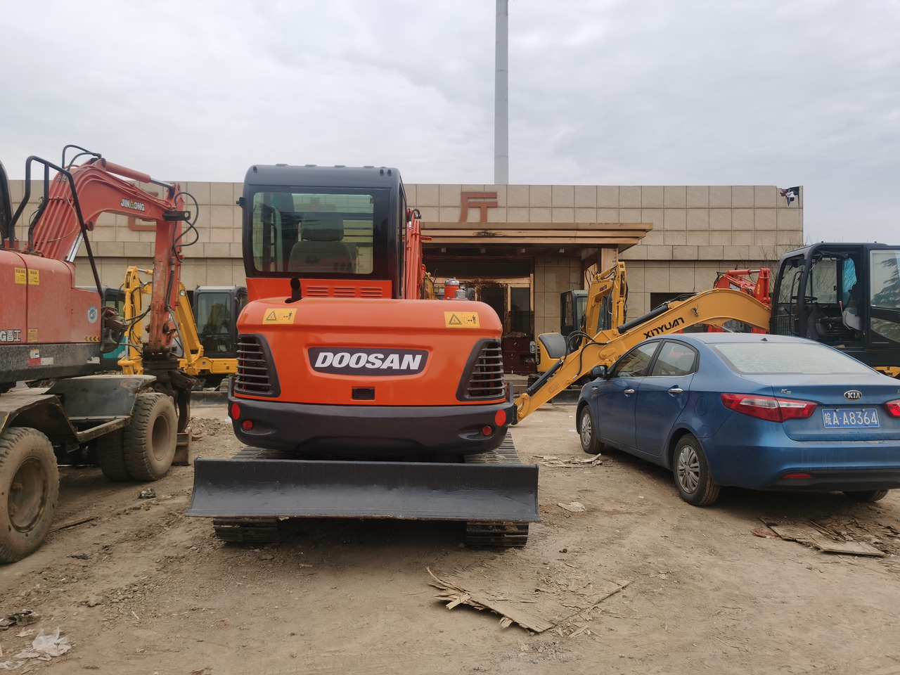 DOOSAN DX60 - Pelle sur chenille: photos 5 DOOSAN DX60 - Pelle sur chenille: photos 5