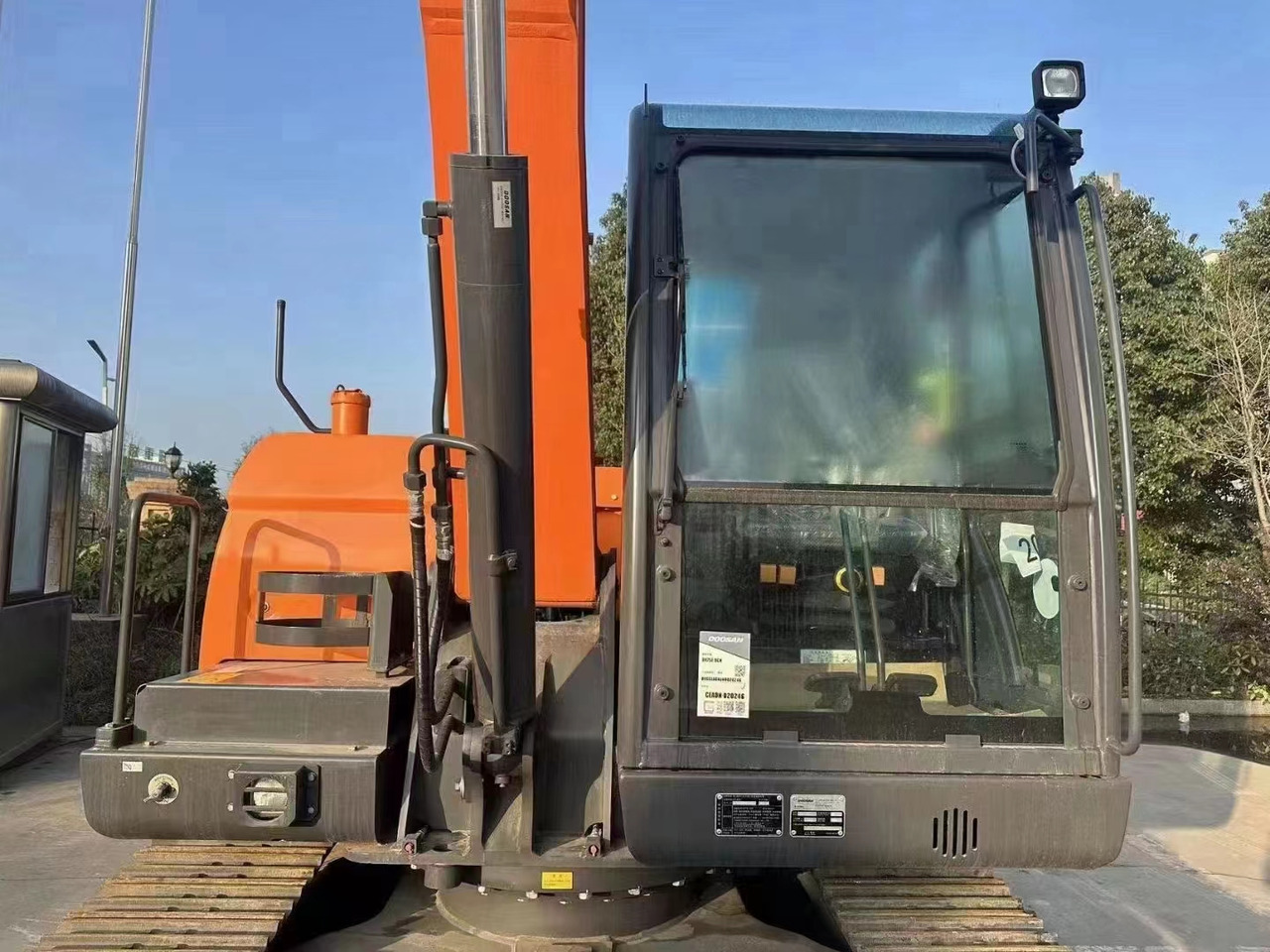 DOOSAN DX75 Mini excavator 7.5 ton - Mini pelle: photos 5 DOOSAN DX75 Mini excavator 7.5 ton - Mini pelle: photos 5