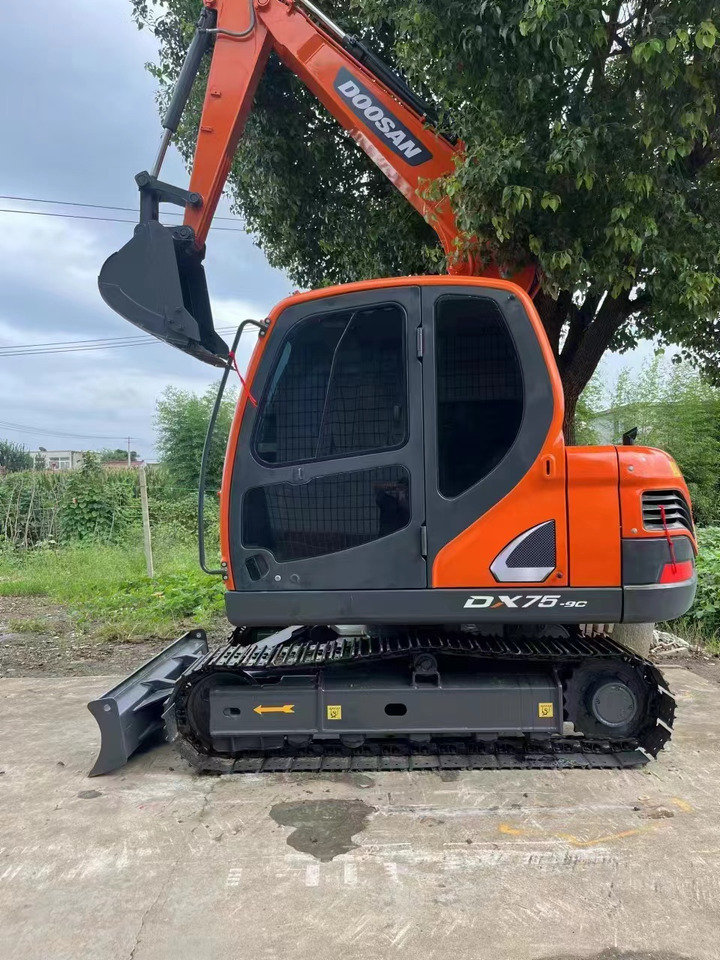 DOOSAN Mini Excavator DX75 Click for Discount - Mini pelle: photos 1 DOOSAN Mini Excavator DX75 Click for Discount - Mini pelle: photos 1