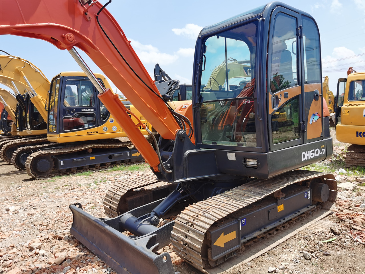 DOOSAN DH60-7 - Engins de chantier: photos 5 DOOSAN DH60-7 - Engins de chantier: photos 5