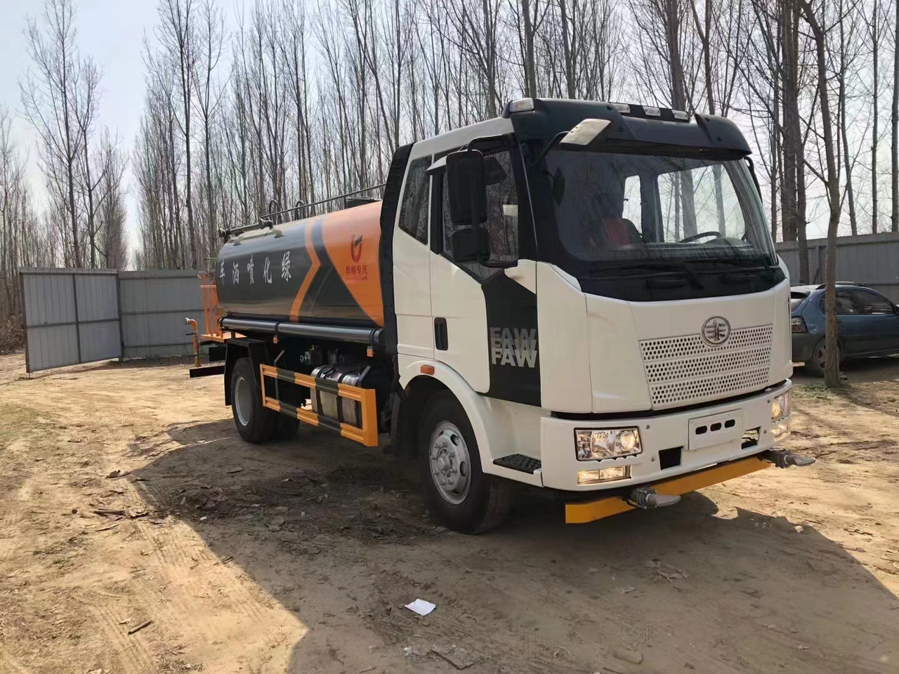 FAW Water Tanker ClickHere For DISCOUNT - Camion citerne: photos 1 FAW Water Tanker ClickHere For DISCOUNT - Camion citerne: photos 1