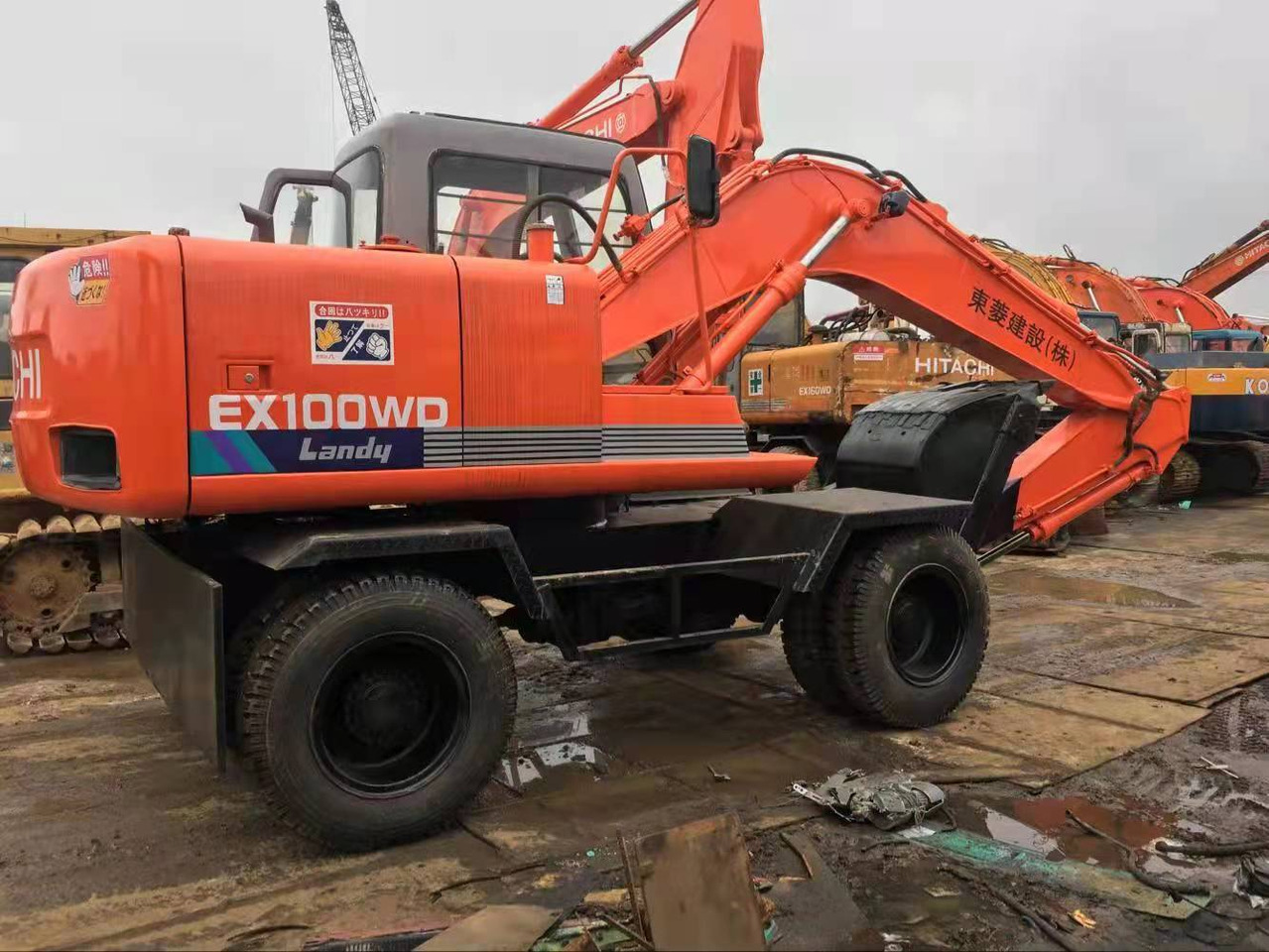 HITACHI EX100WD - Pelle sur chenille: photos 1 HITACHI EX100WD - Pelle sur chenille: photos 1