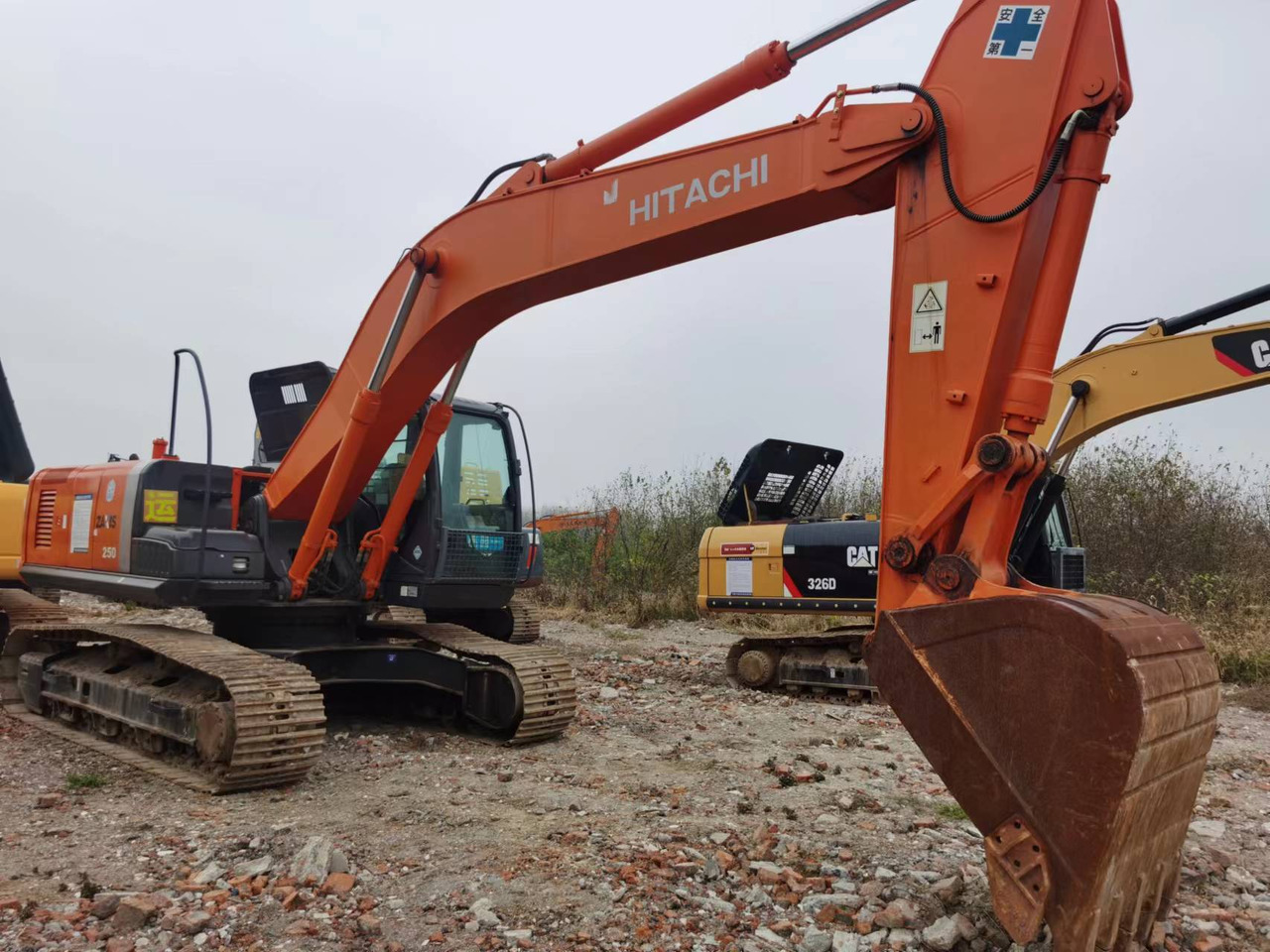 HITACHI ZX250 - Pelle sur chenille: photos 2 HITACHI ZX250 - Pelle sur chenille: photos 2