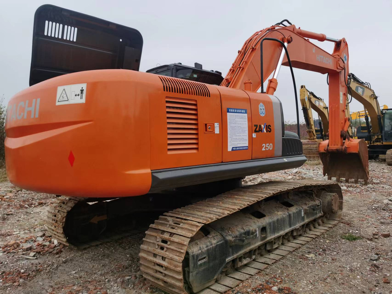 HITACHI ZX250 - Pelle sur chenille: photos 1 HITACHI ZX250 - Pelle sur chenille: photos 1