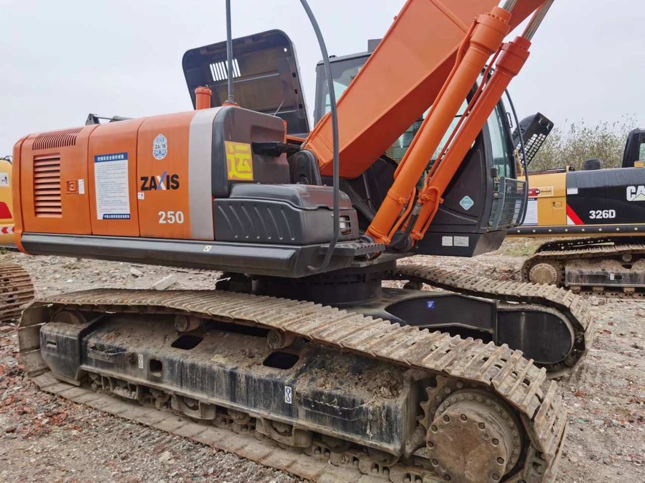 HITACHI ZX250 - Pelle sur chenille: photos 4 HITACHI ZX250 - Pelle sur chenille: photos 4