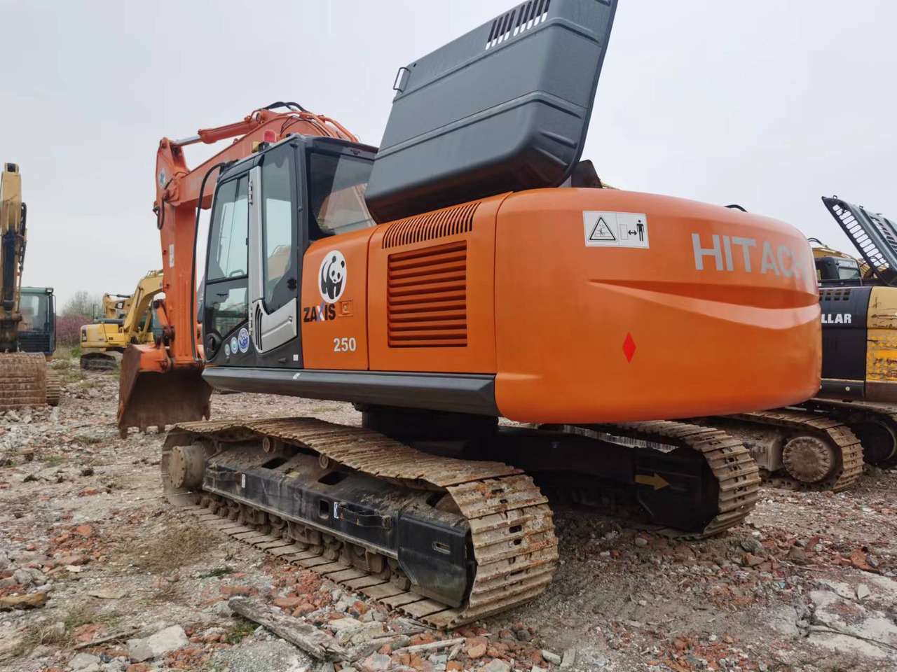 HITACHI ZX250 - Pelle sur chenille: photos 3 HITACHI ZX250 - Pelle sur chenille: photos 3