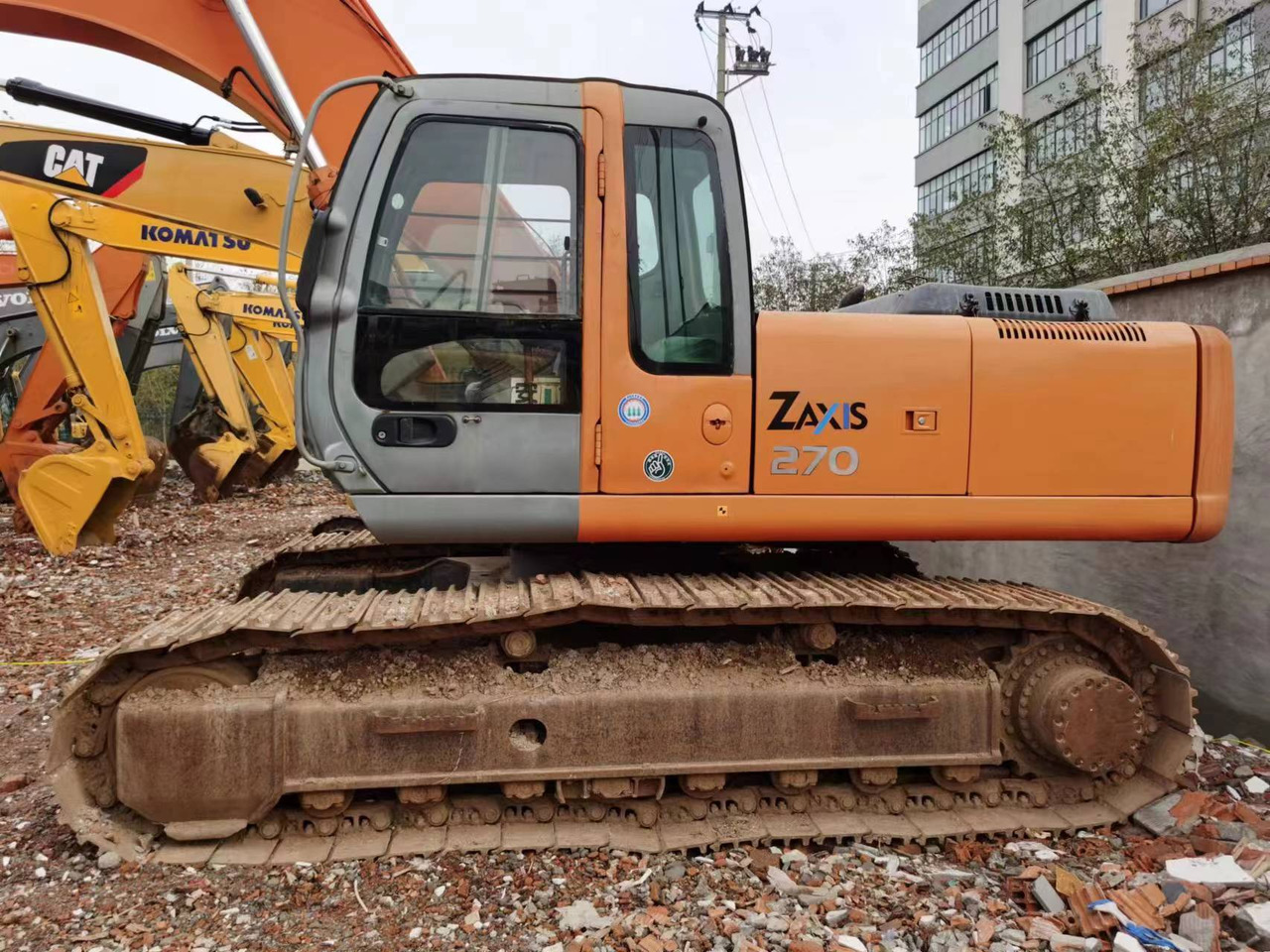 HITACHI ZX270 - Pelle sur chenille: photos 2 HITACHI ZX270 - Pelle sur chenille: photos 2