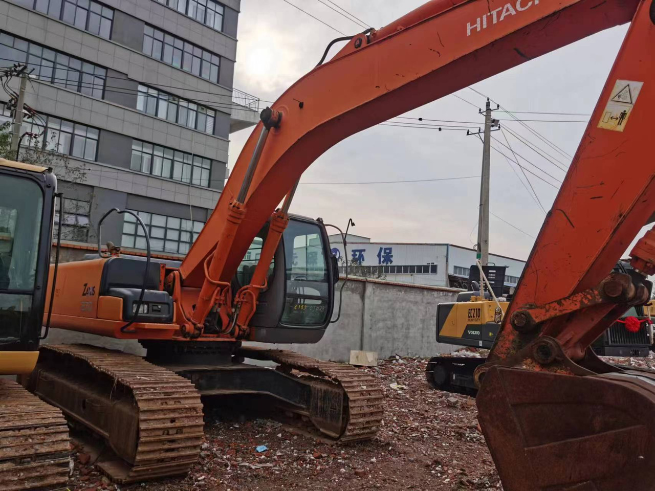 HITACHI ZX270 - Pelle sur chenille: photos 5 HITACHI ZX270 - Pelle sur chenille: photos 5