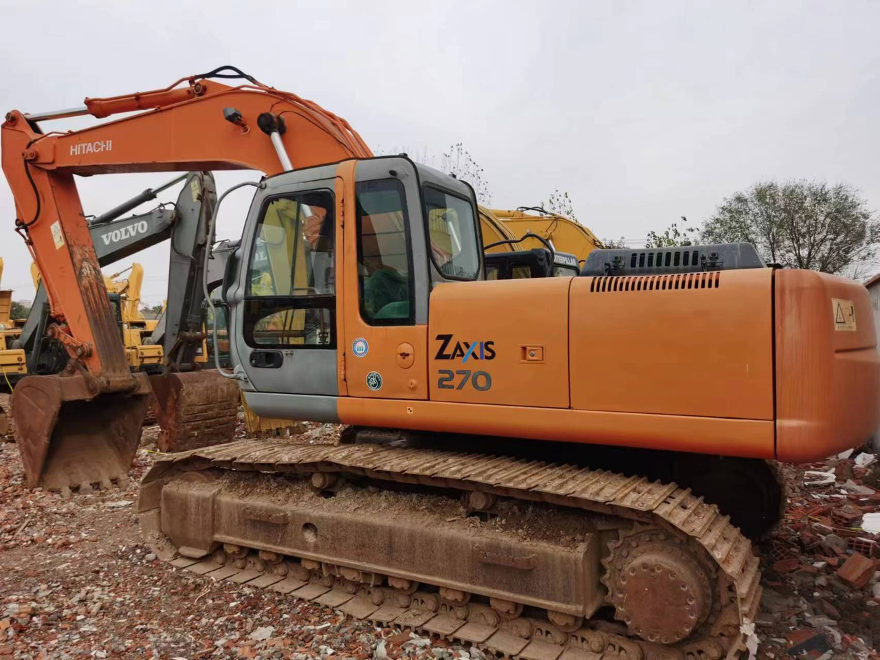 HITACHI ZX270 - Pelle sur chenille: photos 3 HITACHI ZX270 - Pelle sur chenille: photos 3