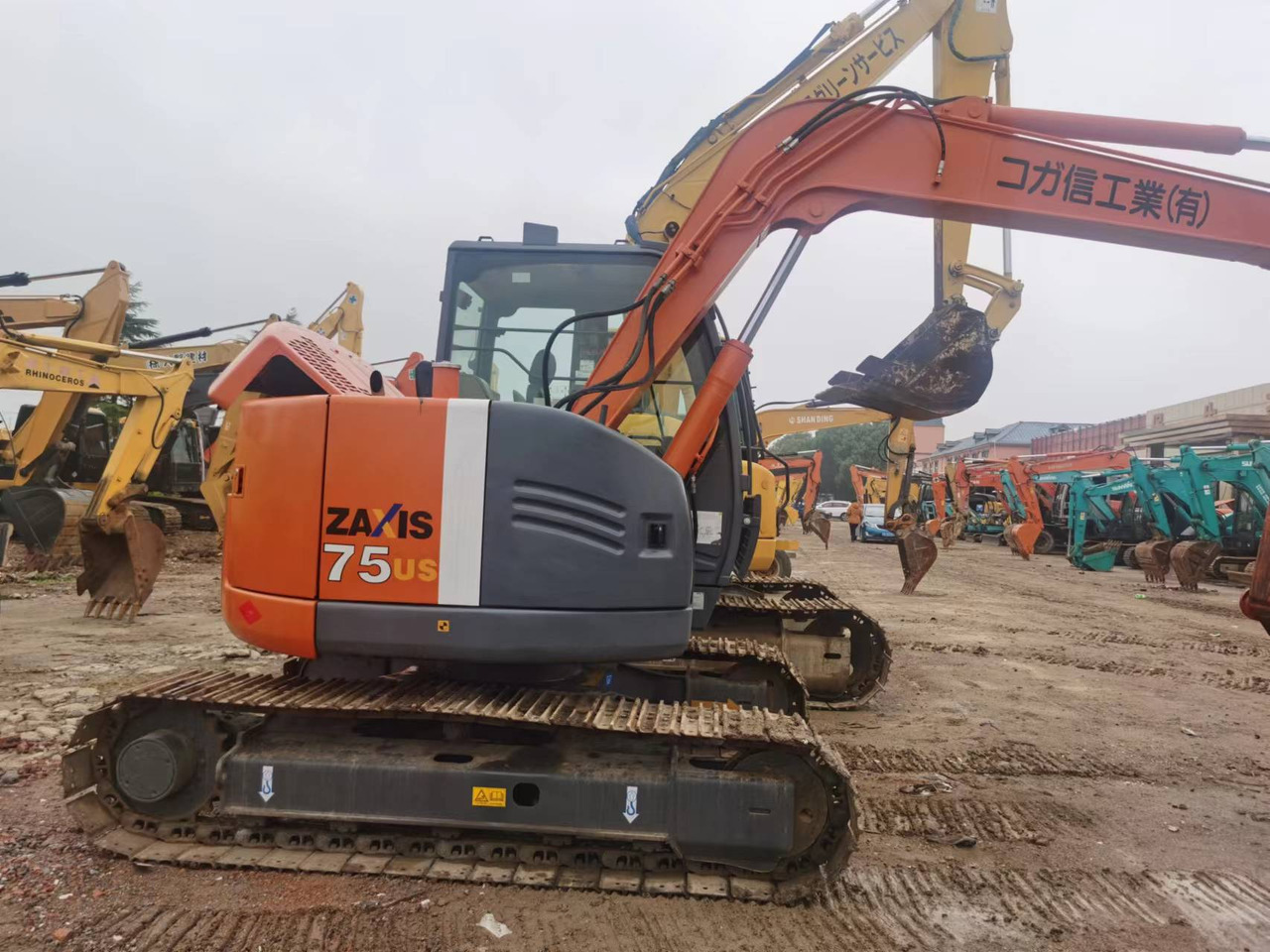 HITACHI ZX75US - Pelle sur chenille: photos 1 HITACHI ZX75US - Pelle sur chenille: photos 1