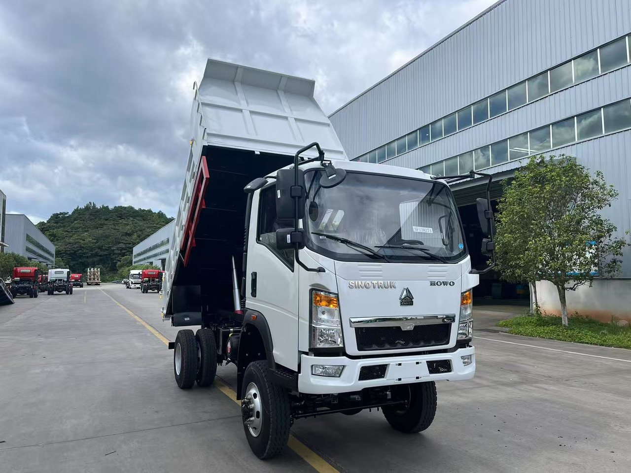 HOWO HOMAN 4x2 - Camion benne: photos 4 HOWO HOMAN 4x2 - Camion benne: photos 4