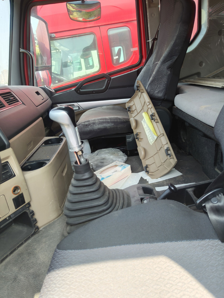 HOWO HaoHan N6 Box Truck 6*2 Click Here for Discount - Camion fourgon: photos 5 HOWO HaoHan N6 Box Truck 6*2 Click Here for Discount - Camion fourgon: photos 5