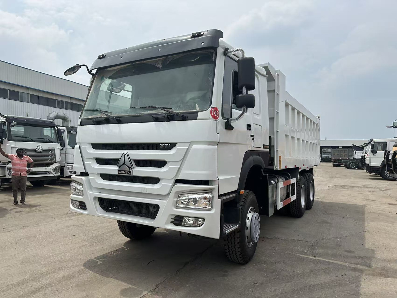 HOWO Howo Dump truck 6✖4 White - Camion benne: photos 1 HOWO Howo Dump truck 6✖4 White - Camion benne: photos 1