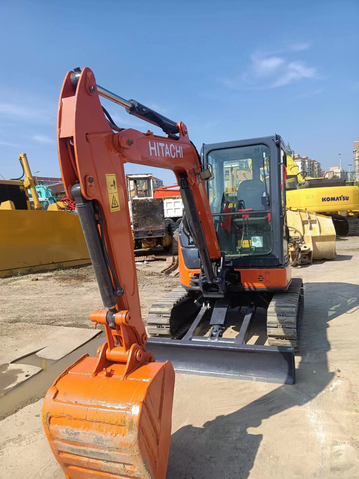 Hitachi ZX35-5A - Pelle sur chenille: photos 4 Hitachi ZX35-5A - Pelle sur chenille: photos 4