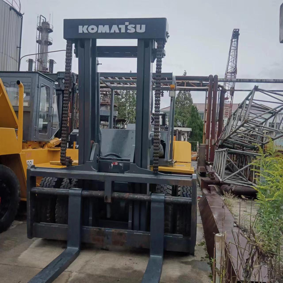 KOMATSU FD150 - Chariot élévateur diesel: photos 2 KOMATSU FD150 - Chariot élévateur diesel: photos 2