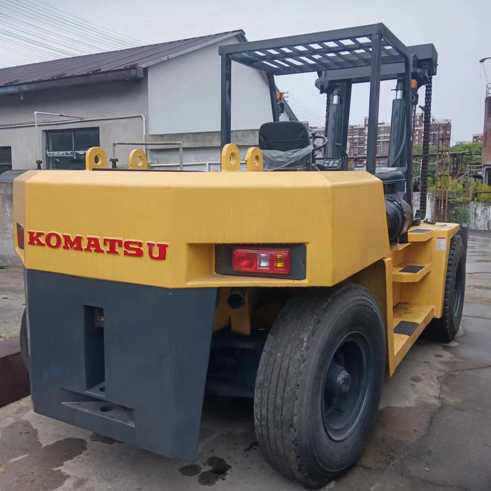 KOMATSU FD150 - Chariot élévateur diesel: photos 5 KOMATSU FD150 - Chariot élévateur diesel: photos 5