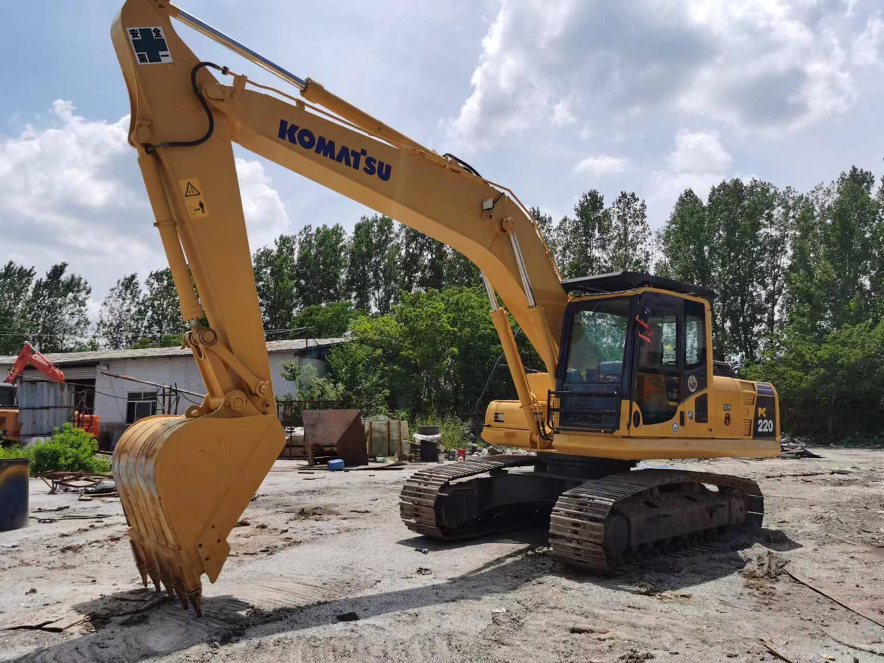 KOMATSU PC200-8 - Pelle sur chenille: photos 1 KOMATSU PC200-8 - Pelle sur chenille: photos 1