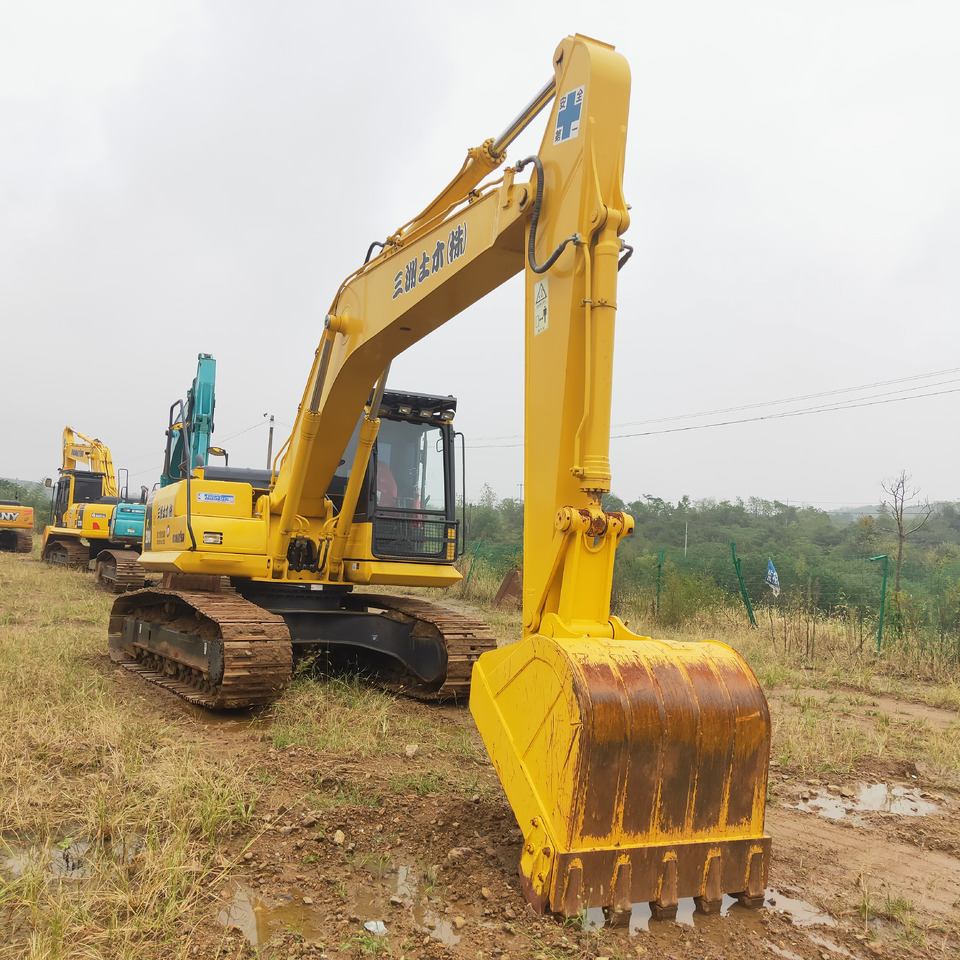 KOMATSU PC200-8 - Pelle sur chenille: photos 3 KOMATSU PC200-8 - Pelle sur chenille: photos 3