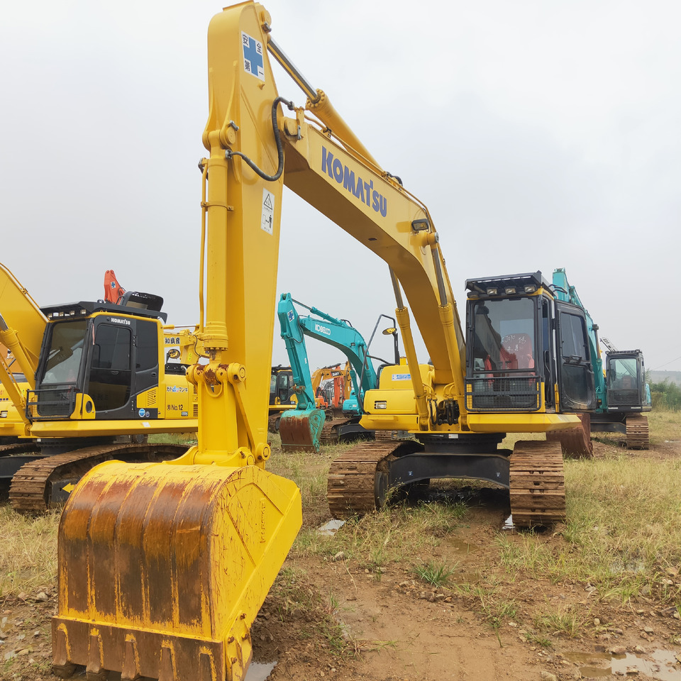 KOMATSU PC200-8 - Pelle sur chenille: photos 2 KOMATSU PC200-8 - Pelle sur chenille: photos 2