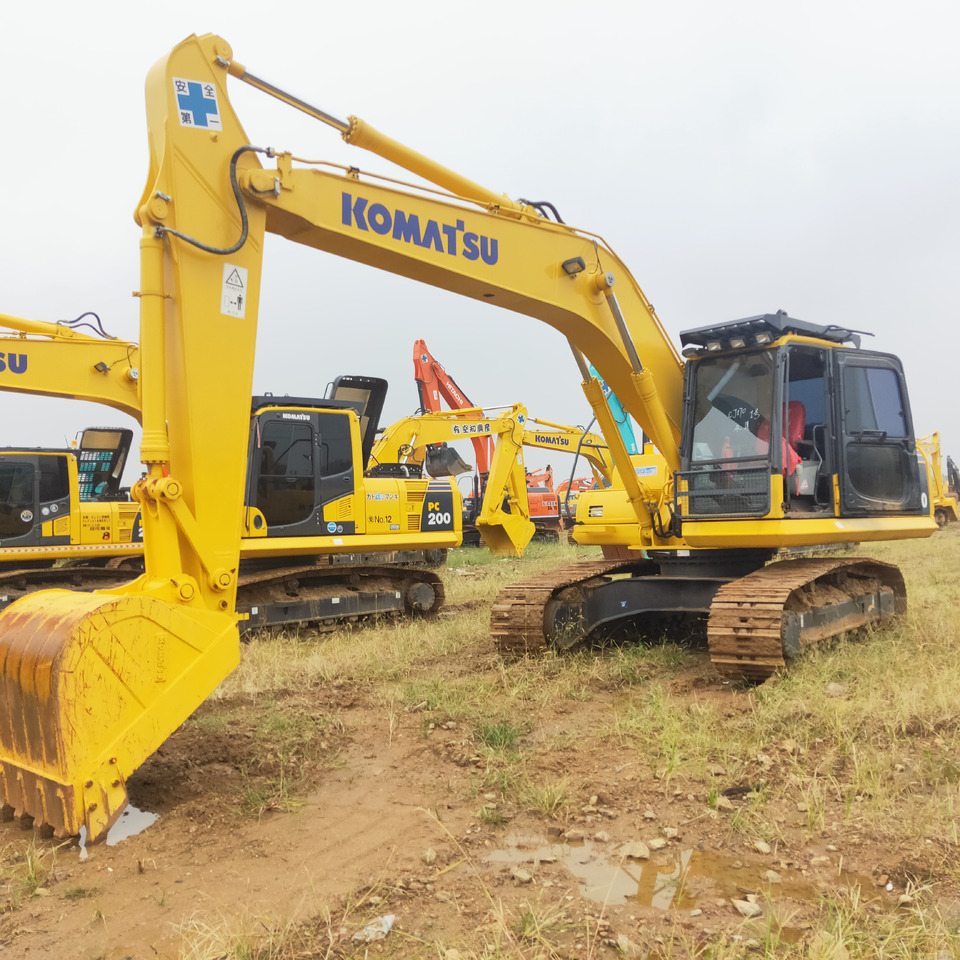 KOMATSU PC200-8 - Pelle sur chenille: photos 1 KOMATSU PC200-8 - Pelle sur chenille: photos 1