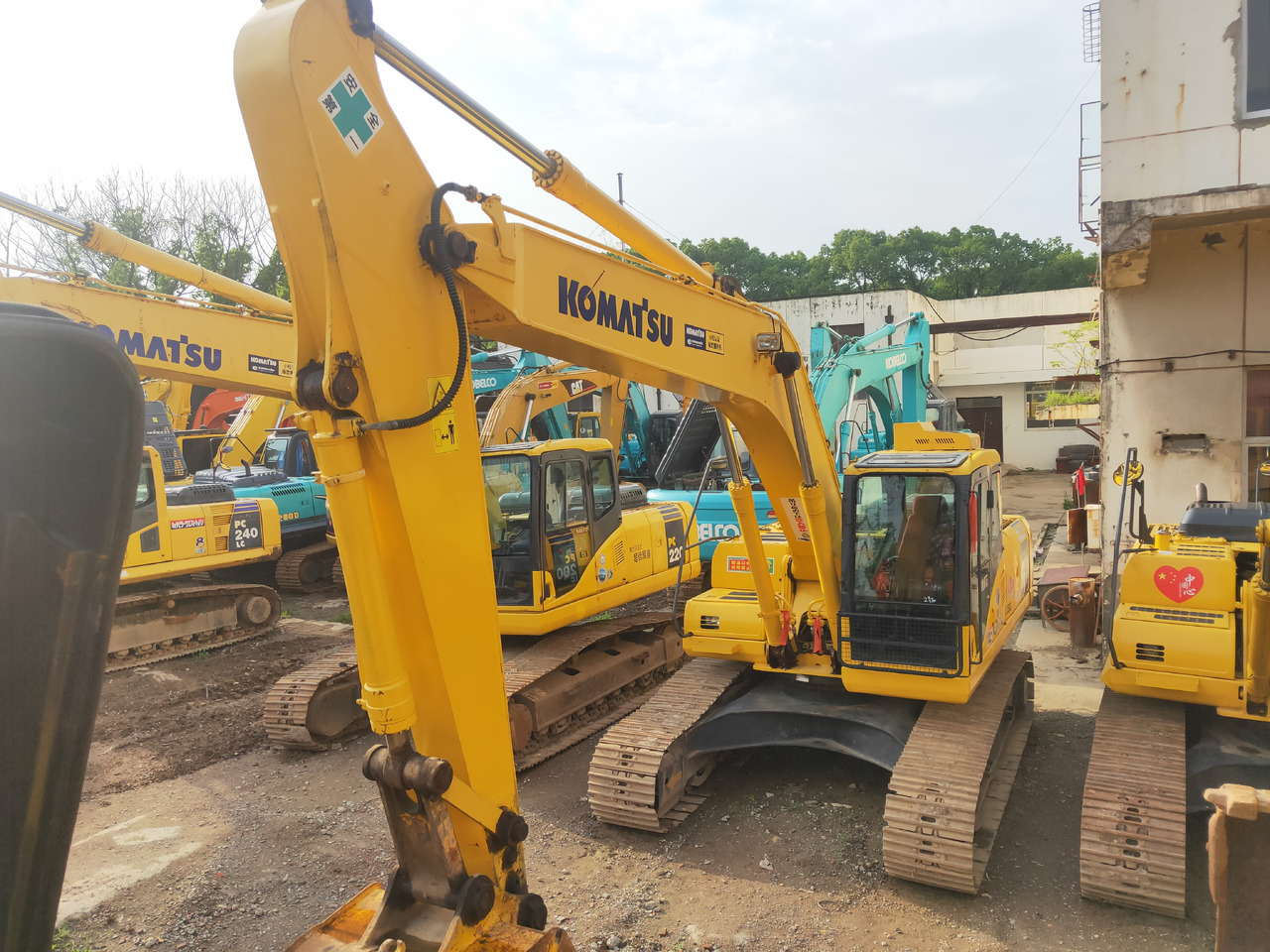 KOMATSU PC200L - Pelle sur chenille: photos 2 KOMATSU PC200L - Pelle sur chenille: photos 2