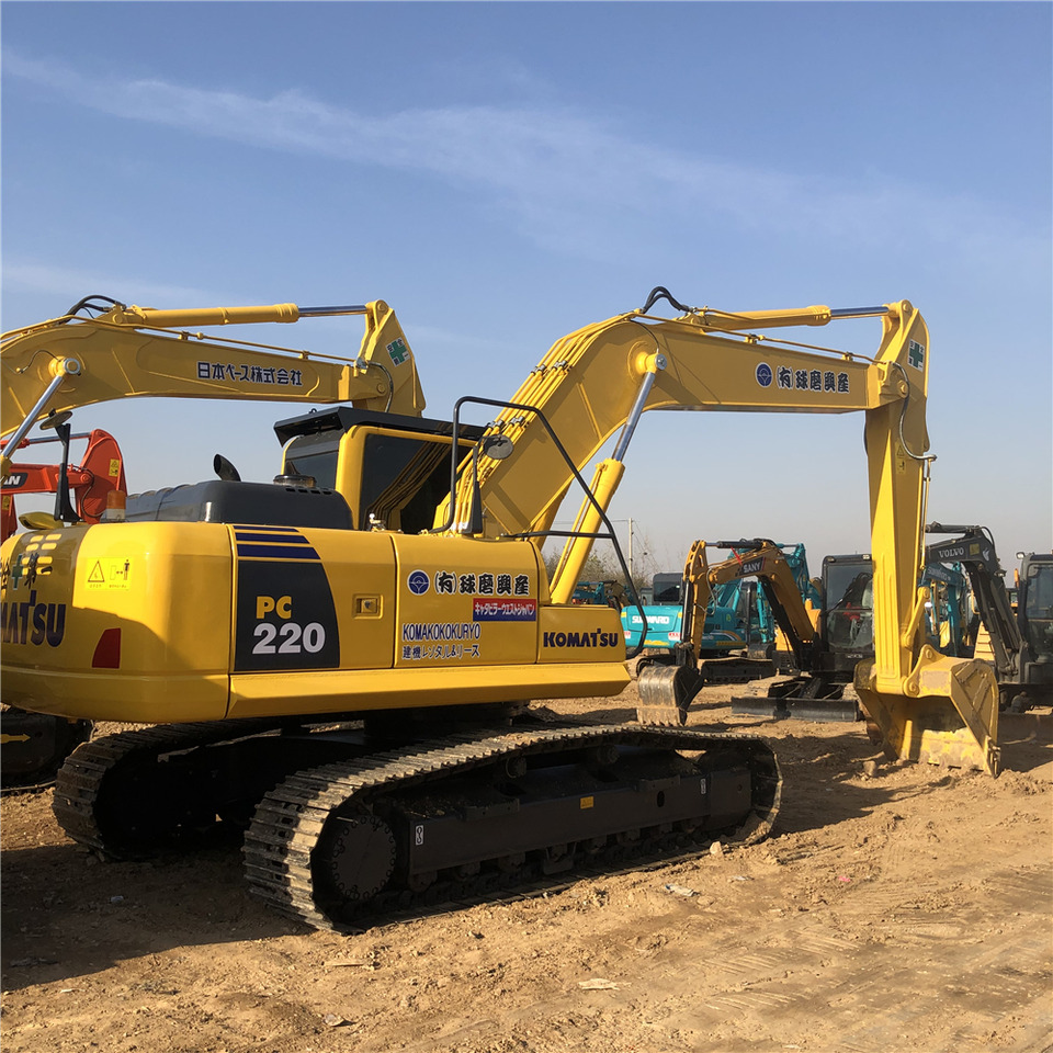 KOMATSU PC220-8 - Pelle sur chenille: photos 1 KOMATSU PC220-8 - Pelle sur chenille: photos 1