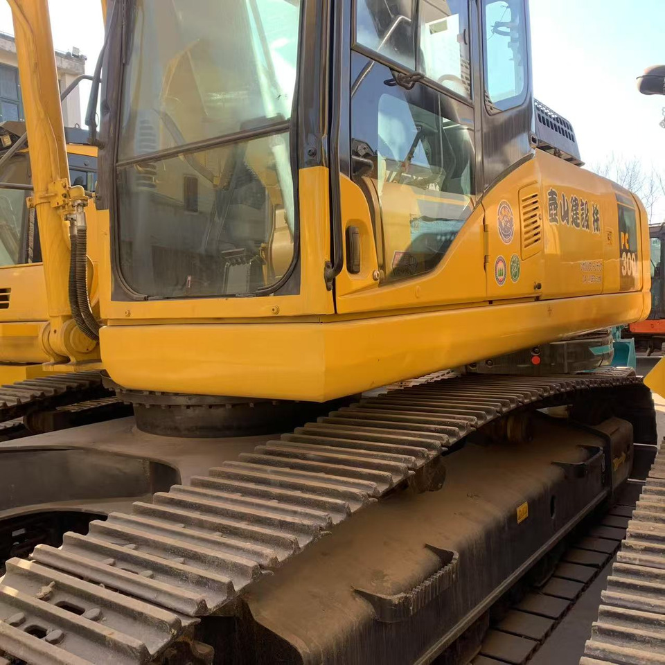 KOMATSU PC300-7 - Pelle sur chenille: photos 3 KOMATSU PC300-7 - Pelle sur chenille: photos 3