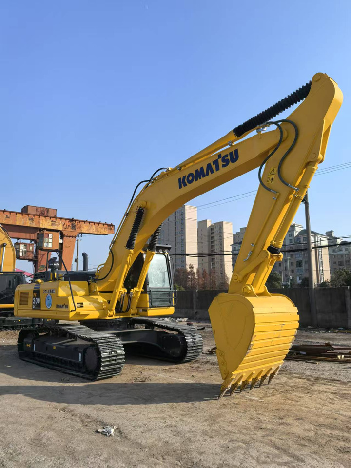 KOMATSU PC300-8 - Pelle sur chenille: photos 2 KOMATSU PC300-8 - Pelle sur chenille: photos 2