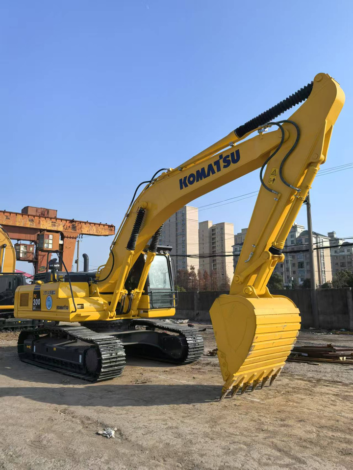KOMATSU PC300-8 - Pelle sur chenille: photos 2 KOMATSU PC300-8 - Pelle sur chenille: photos 2