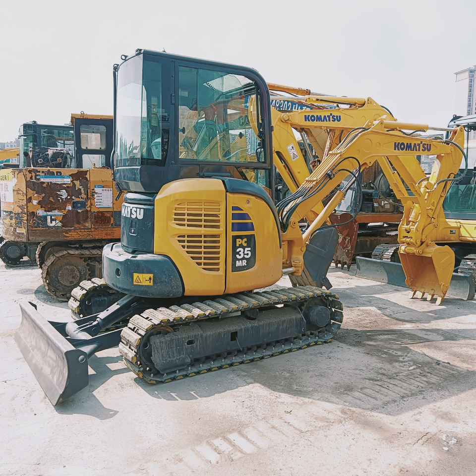 KOMATSU PC35MR - Pelle sur chenille: photos 3 KOMATSU PC35MR - Pelle sur chenille: photos 3