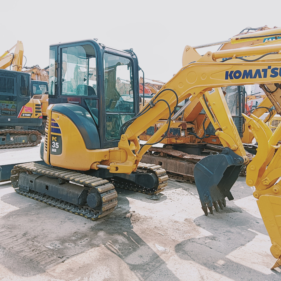 KOMATSU PC35MR - Pelle sur chenille: photos 4 KOMATSU PC35MR - Pelle sur chenille: photos 4