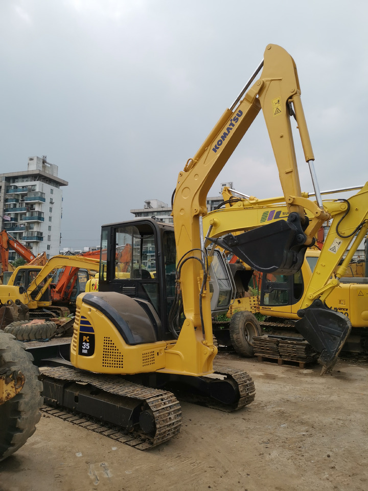 KOMATSU PC35MR - Pelle sur chenille: photos 1 KOMATSU PC35MR - Pelle sur chenille: photos 1
