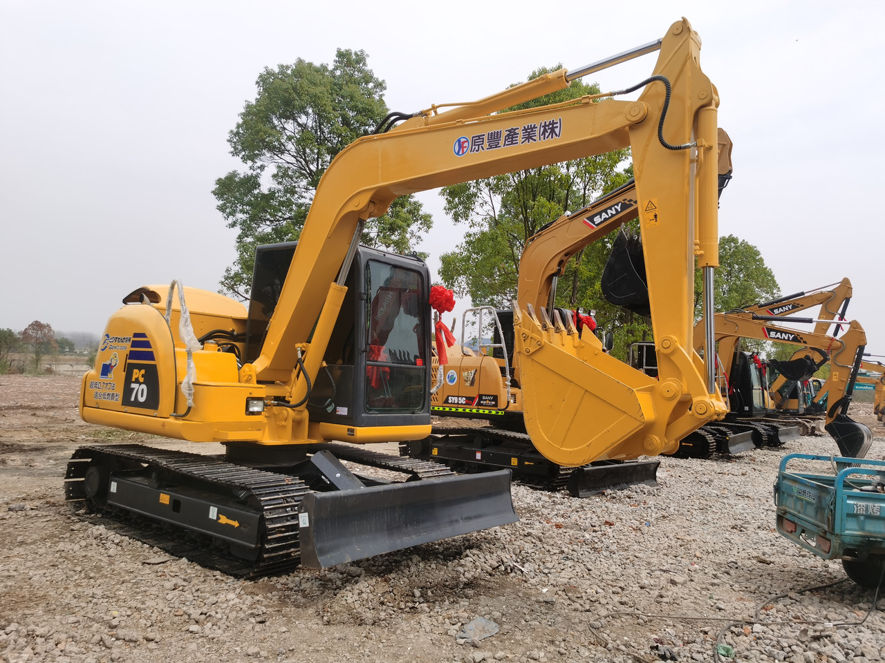 KOMATSU PC70-8 - Pelle sur chenille: photos 4 KOMATSU PC70-8 - Pelle sur chenille: photos 4