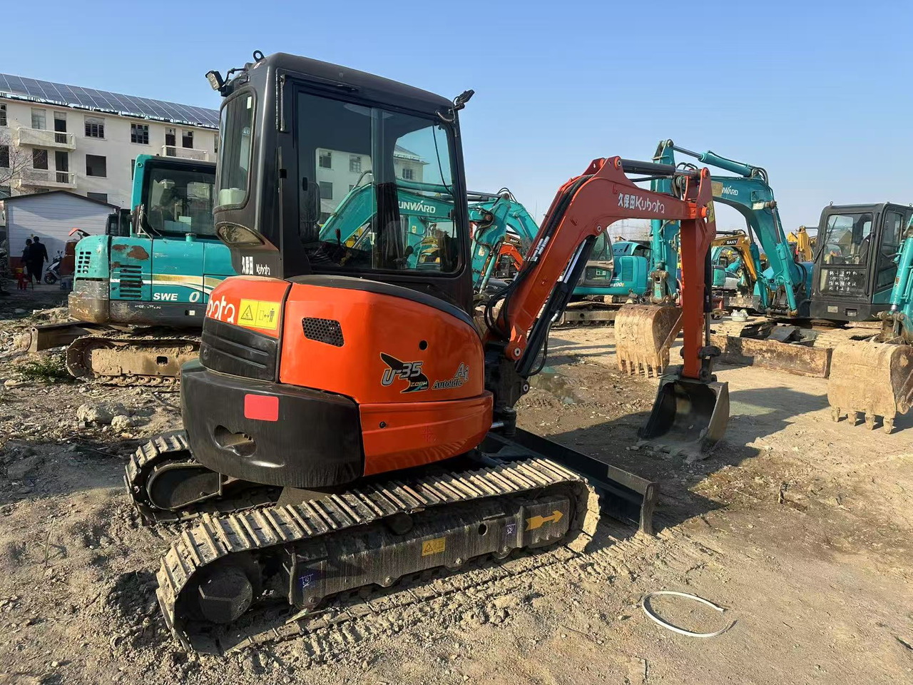 KUBOTA U55-4 - Pelle sur chenille: photos 1 KUBOTA U55-4 - Pelle sur chenille: photos 1