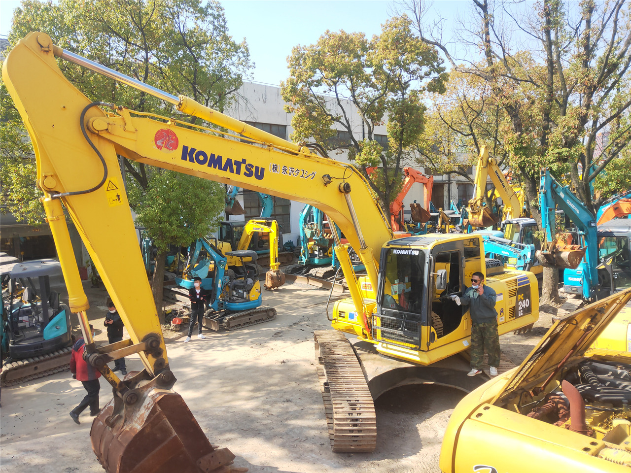 Komatsu Crawler Excavator PC240-8 - Pelle sur chenille: photos 5 Komatsu Crawler Excavator PC240-8 - Pelle sur chenille: photos 5