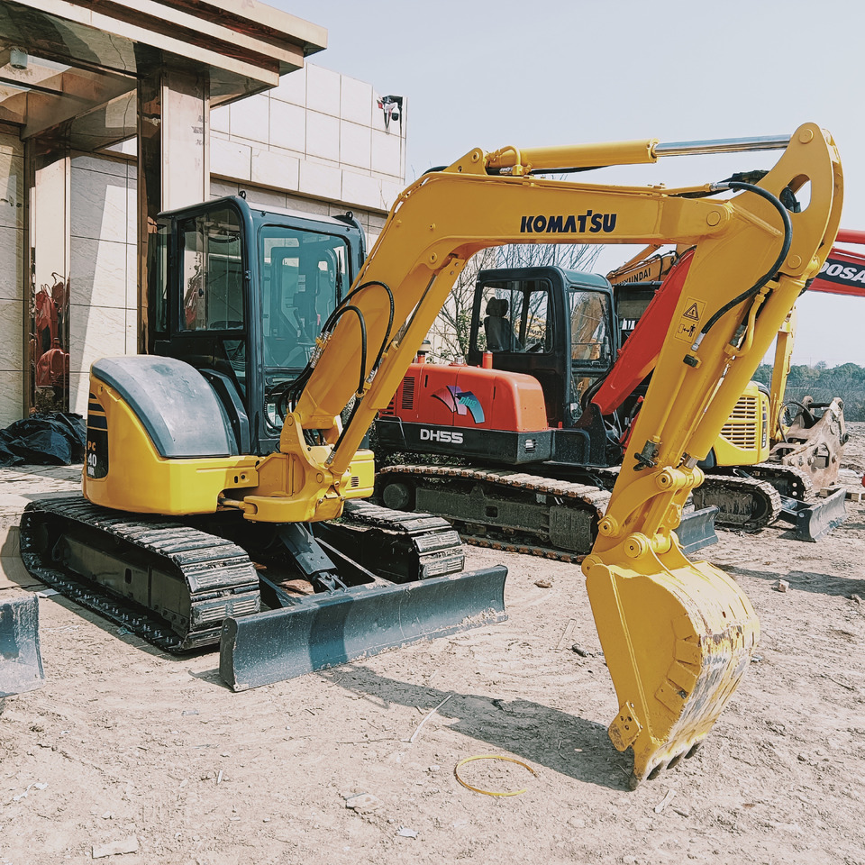 Komatsu Mini Excavation PC40MR - Mini pelle: photos 1 Komatsu Mini Excavation PC40MR - Mini pelle: photos 1