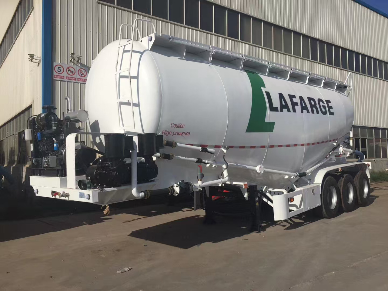 LAFARGE - Silo à ciment: photos 4 LAFARGE - Silo à ciment: photos 4
