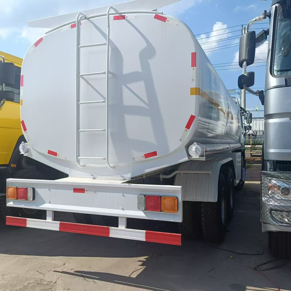 SINOTRUK HOWO 371 - Camion citerne: photos 5 SINOTRUK HOWO 371 - Camion citerne: photos 5