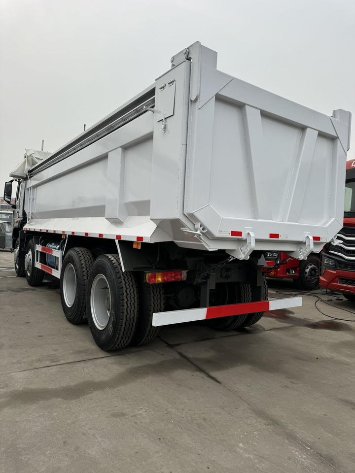 SINOTRUK NX400 8X4 - Camion benne: photos 3 SINOTRUK NX400 8X4 - Camion benne: photos 3