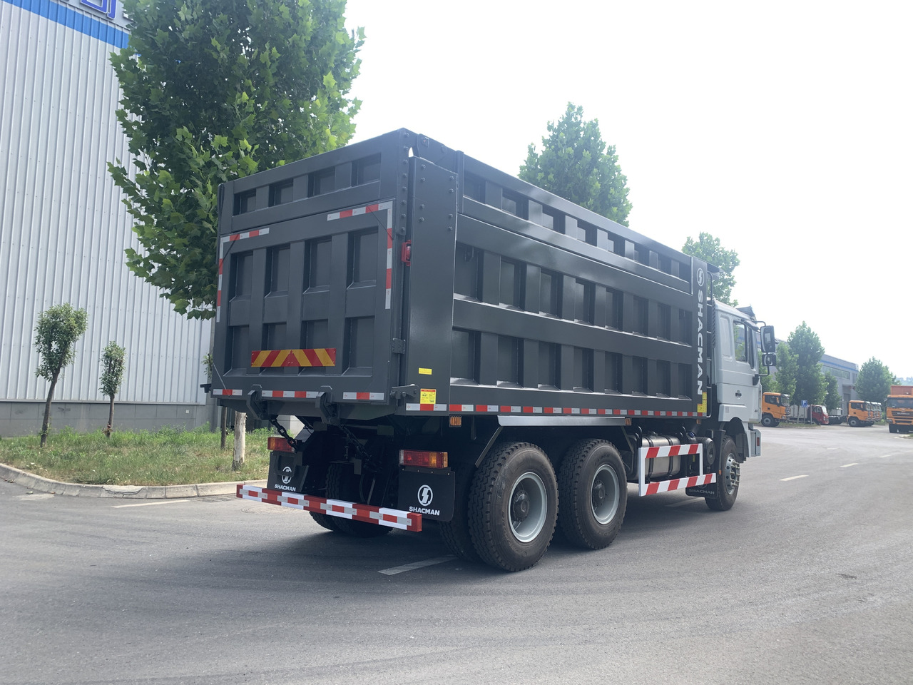 Shacman 6*4 Dump Truck New Brand Click for Discount - Camion benne: photos 3 Shacman 6*4 Dump Truck New Brand Click for Discount - Camion benne: photos 3