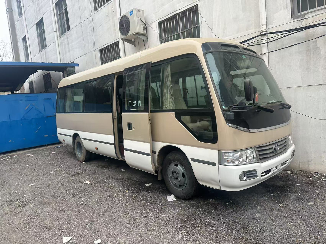 TOYOTA Coaster - Bus urbain: photos 2 TOYOTA Coaster - Bus urbain: photos 2