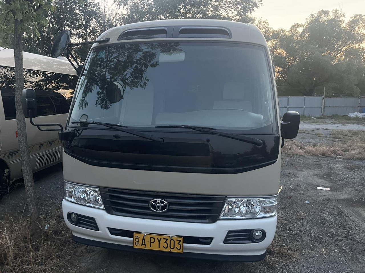 TOYOTA Coaster - Bus urbain: photos 2 TOYOTA Coaster - Bus urbain: photos 2