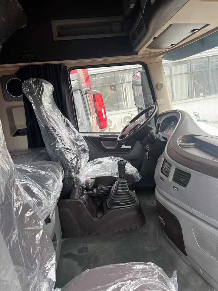 Dongfeng T1437 6✖4 Tractor Unit Manual Transmission New - Tracteur routier: photos 3 Dongfeng T1437 6✖4 Tractor Unit Manual Transmission New - Tracteur routier: photos 3