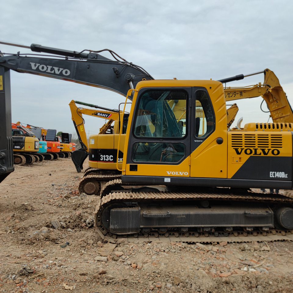 VOLVO EC140B - Pelle sur chenille: photos 1 VOLVO EC140B - Pelle sur chenille: photos 1