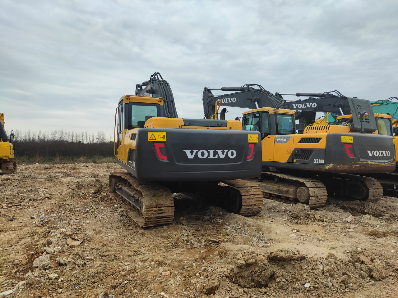 VOLVO EC220D - Pelle sur chenille: photos 5 VOLVO EC220D - Pelle sur chenille: photos 5