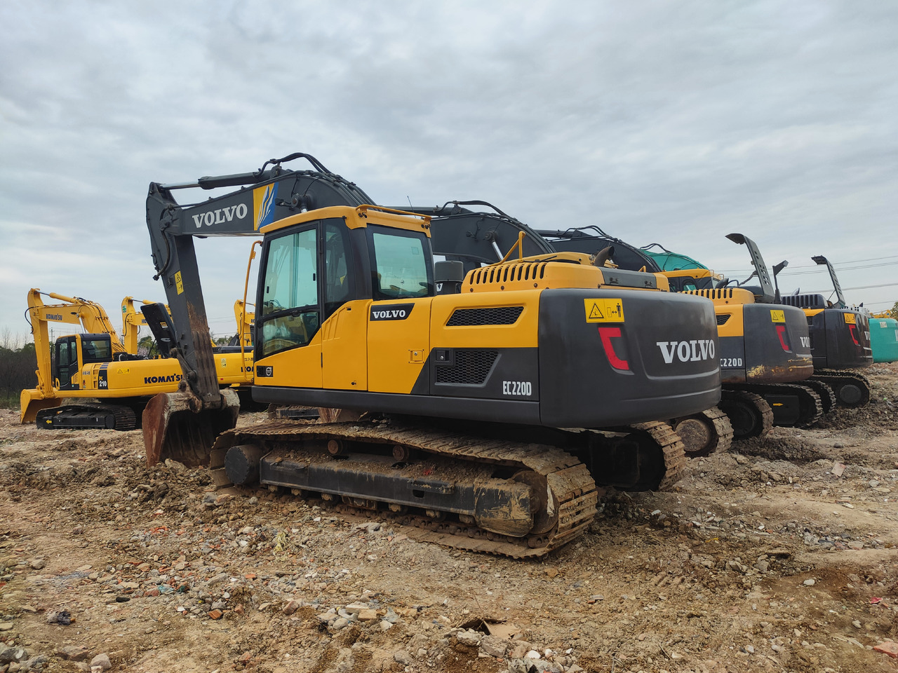 VOLVO EC220D - Pelle sur chenille: photos 4 VOLVO EC220D - Pelle sur chenille: photos 4