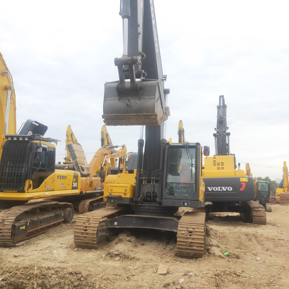 VOLVO EC300D - Pelle sur chenille: photos 5 VOLVO EC300D - Pelle sur chenille: photos 5