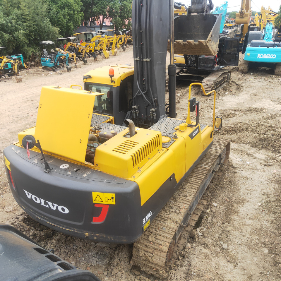 VOLVO EC300D - Pelle sur chenille: photos 2 VOLVO EC300D - Pelle sur chenille: photos 2