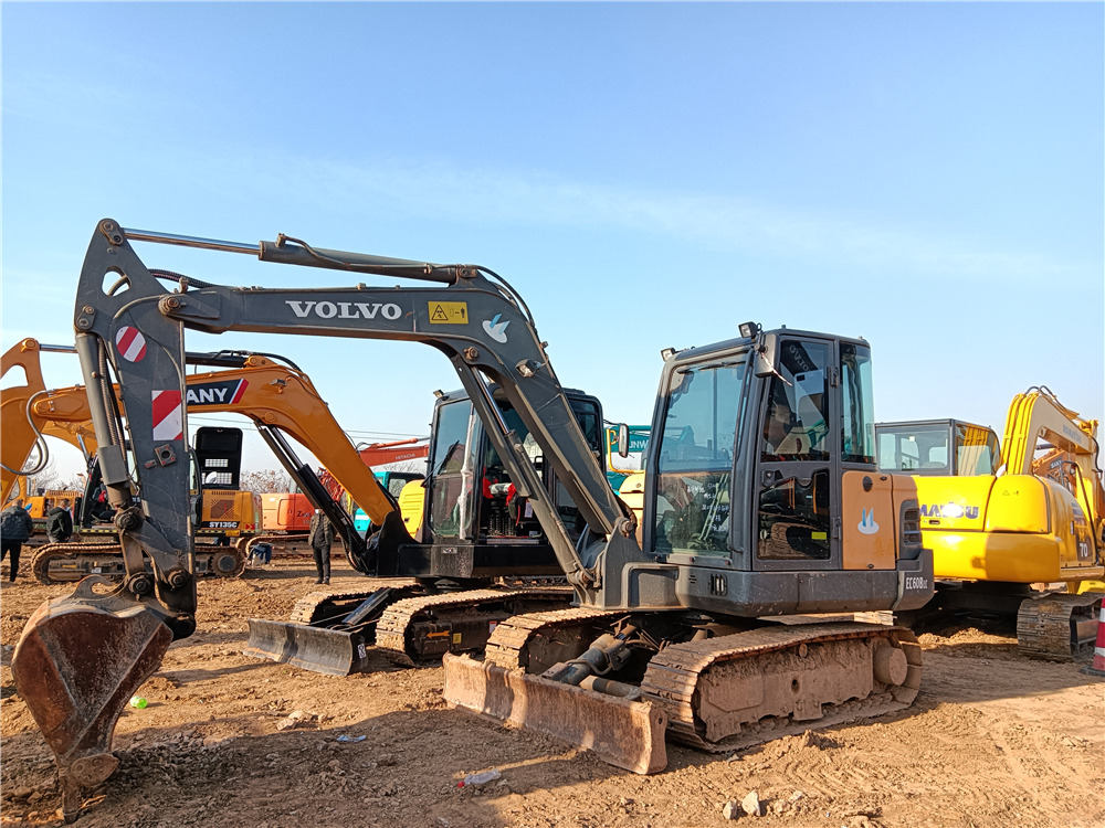 VOLVO EC60BLC - Pelle sur chenille: photos 1 VOLVO EC60BLC - Pelle sur chenille: photos 1
